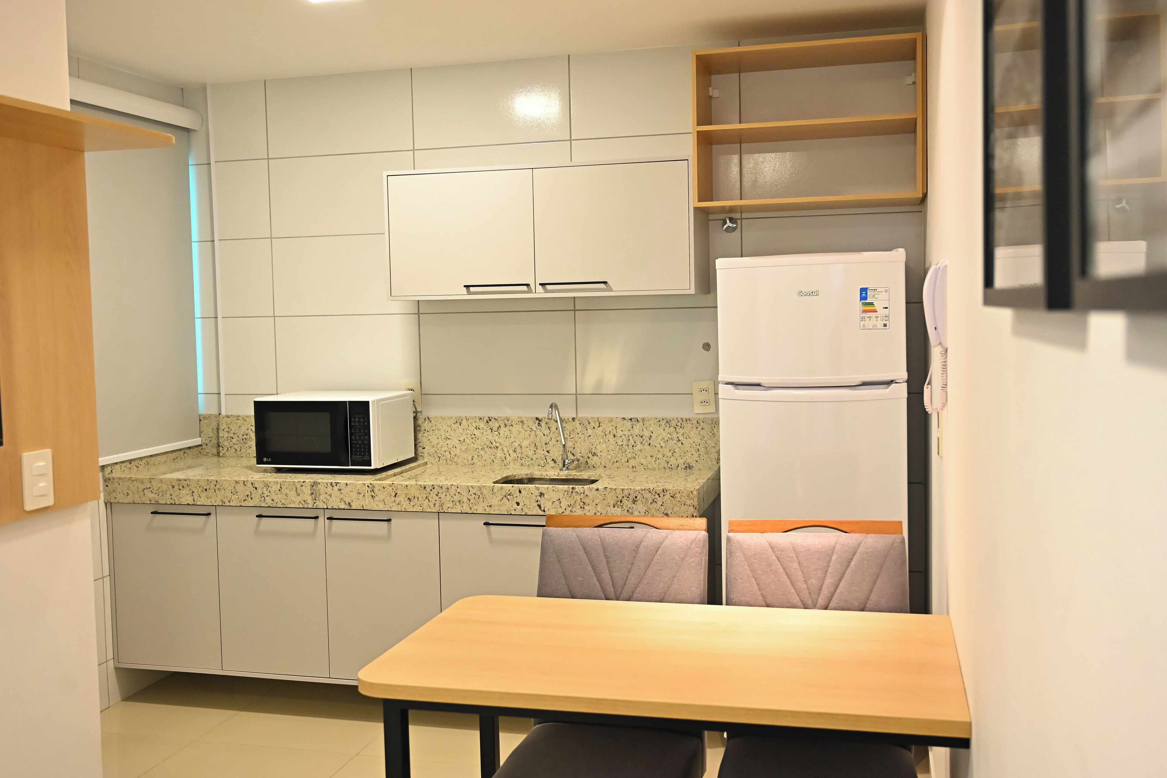 Tủ lạnh, lò vi sóng 