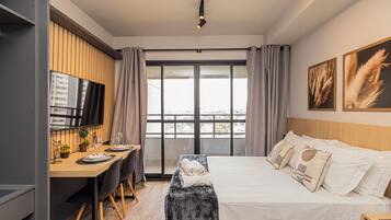 Family Studio | Laptop workspace, free WiFi