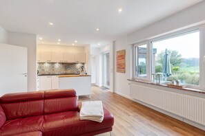 TV - Holiday Home 'Norderneyweg 10' with Terrace and Garden (Horumersiel-Schillig)