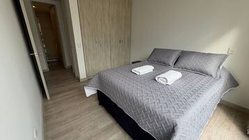 3 chambres, fer et planche à repasser, accès Internet