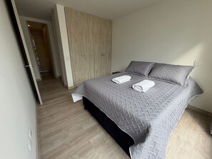 3 chambres, fer et planche à repasser, accès Internet