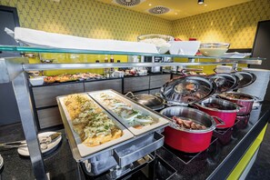 Free daily buffet breakfast - EA Congress Hotel Aldis (Hradec Králové)