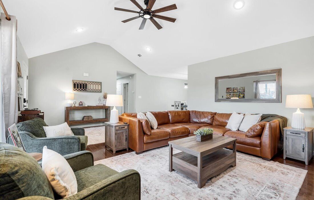 TV connectée, livres, médiathèque, chaîne hi-fi