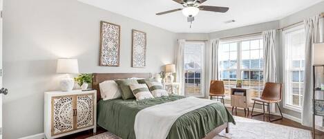 3 bedrooms, desk, iron/ironing board, travel cot