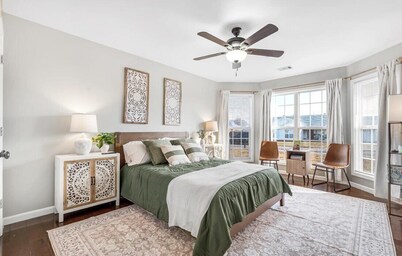 Modern and Cozy 3bd, Record Player, Dedicated Workspace, Fast Wi-Fi