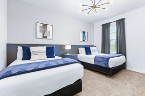 12 bedrooms, travel cot, WiFi, bed sheets - Upstay Solterra Resort Villa w Pool & Games Room (Davenport)