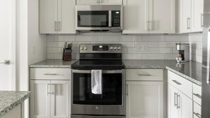Fridge, dining tables - Landing | Beautiful 1BD, Gym, Clubhouse (Raleigh)