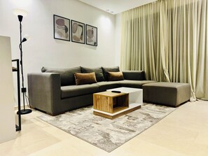 Living area - Lunaria - Bright Studio with Modern Design & Easy Access to Public Transport (Dar-el-Beida)