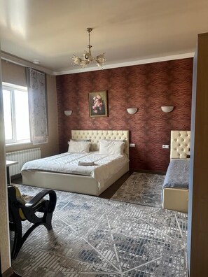 Luxury Double or Twin Room - IT Hub Homestay (Bishkek)