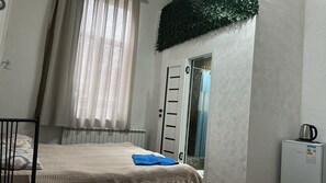 Luxury Double or Twin Room | Desk, iron/ironing board, free WiFi - IT Hub Homestay (Bishkek)