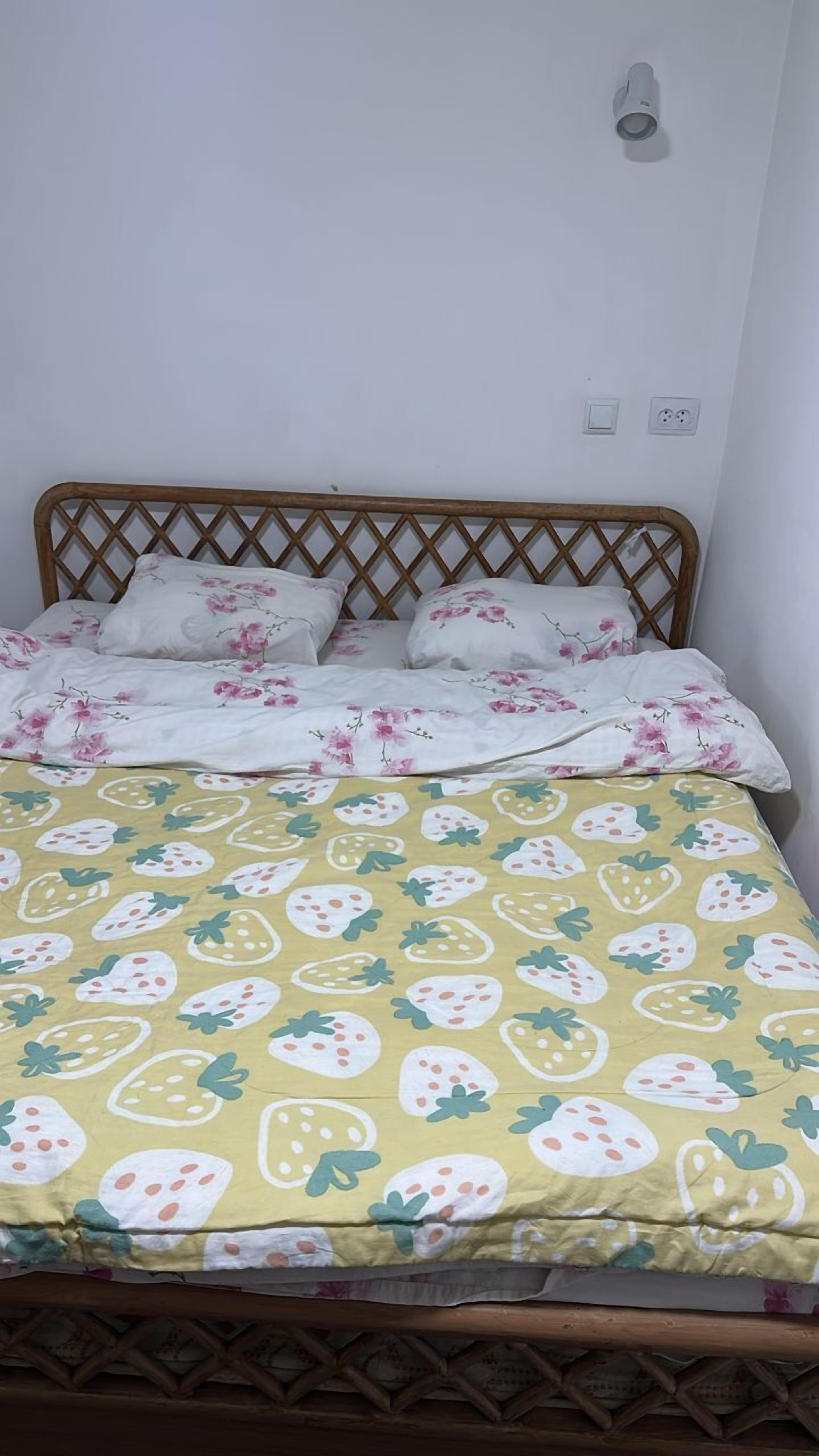 Standard Twin Room | Desk, iron/ironing board, free WiFi