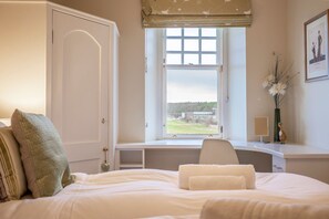 Silitysrauta/-lauta, ilmainen Wi-Fi, vuodevaatteet