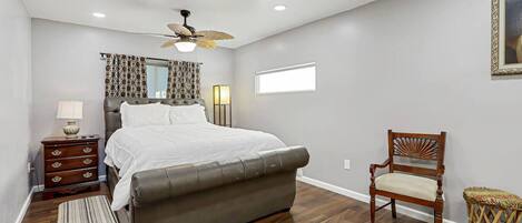 Desk, iron/ironing board, travel cot, WiFi