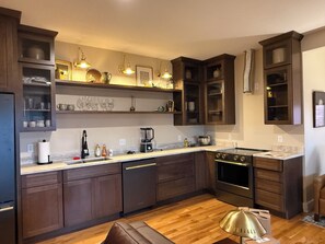 Four, plaque de cuisson, lave-vaisselle