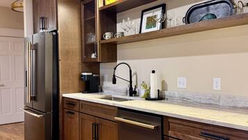 Oven, stovetop, dishwasher