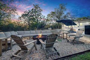 Terrace/patio - Suniland w/Pool, Hot-tub and sauna! (Fredericksburg)