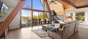 Camel Rock-ON Beaver Lake-Sweeping Views-Sleeps 18