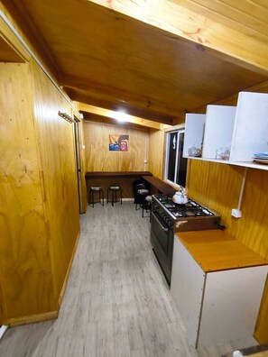 Superior Bungalow, Lanai, Mountain View | Private kitchen | Electric kettle - Domo Valle El Encanto Peulla (Puerto Varas)