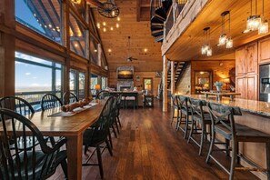 Dining - Aska Adventure | Mtn Views | Hot Tub | Playground (Blue Ridge)