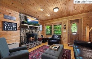 TV, fireplace - 4BR Mountain Cabin in Banner Elk - Hot Tub & Game Room, Heart Of NC High Country (Banner Elk)