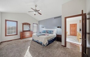 5 makuuhuonetta, Wi-Fi, vuodevaatteet