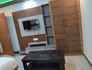 디럭스 더블룸 | 책상, 노트북 작업 공간, 다리미/다리미판