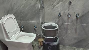 Handdukar, tvål, schampo och toalettpapper