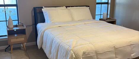 Iron/ironing board, WiFi, bed sheets