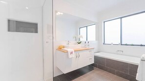 Unclassified image, 5 of 22, button