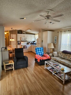 Living area - Sun-Soaked Delray Beach 2-Bed, 2-Bath Beauty with Sunroom & Pool Access. (Delray Beach)