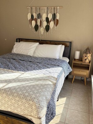 Iron/ironing board, WiFi, bed sheets - Pet friendly Boho-chic paradise (San Angelo)