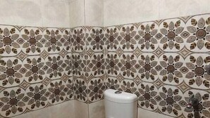 Bathroom - Hotel Aditya (Varanasi)