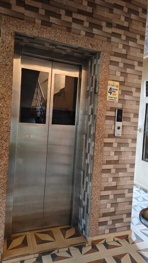 Elevator - Hotel Aditya (Varanasi)