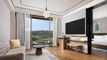Suite, 1 Bedroom, Mountain View | Living area