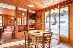 Dining - L'échauffaire – Facing the Mountains (Villard-de-Lans)