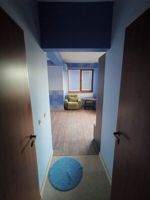 Interior - Affordable Rooms  5 min drive from beach with  BBQ (Varna)