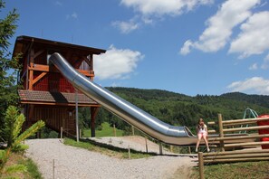 Children’s area - CHALET 2 TO 6 PERS FREE SWIMMING POOL, SPA, GIANT PLAYGROUND, BOWLING, PANCAKE BAR (Le Thillot)