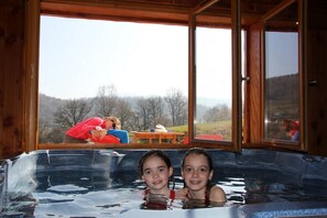 Interior - CHALET 2 TO 6 PERS FREE SWIMMING POOL, SPA, GIANT PLAYGROUND, BOWLING, PANCAKE BAR (Le Thillot)