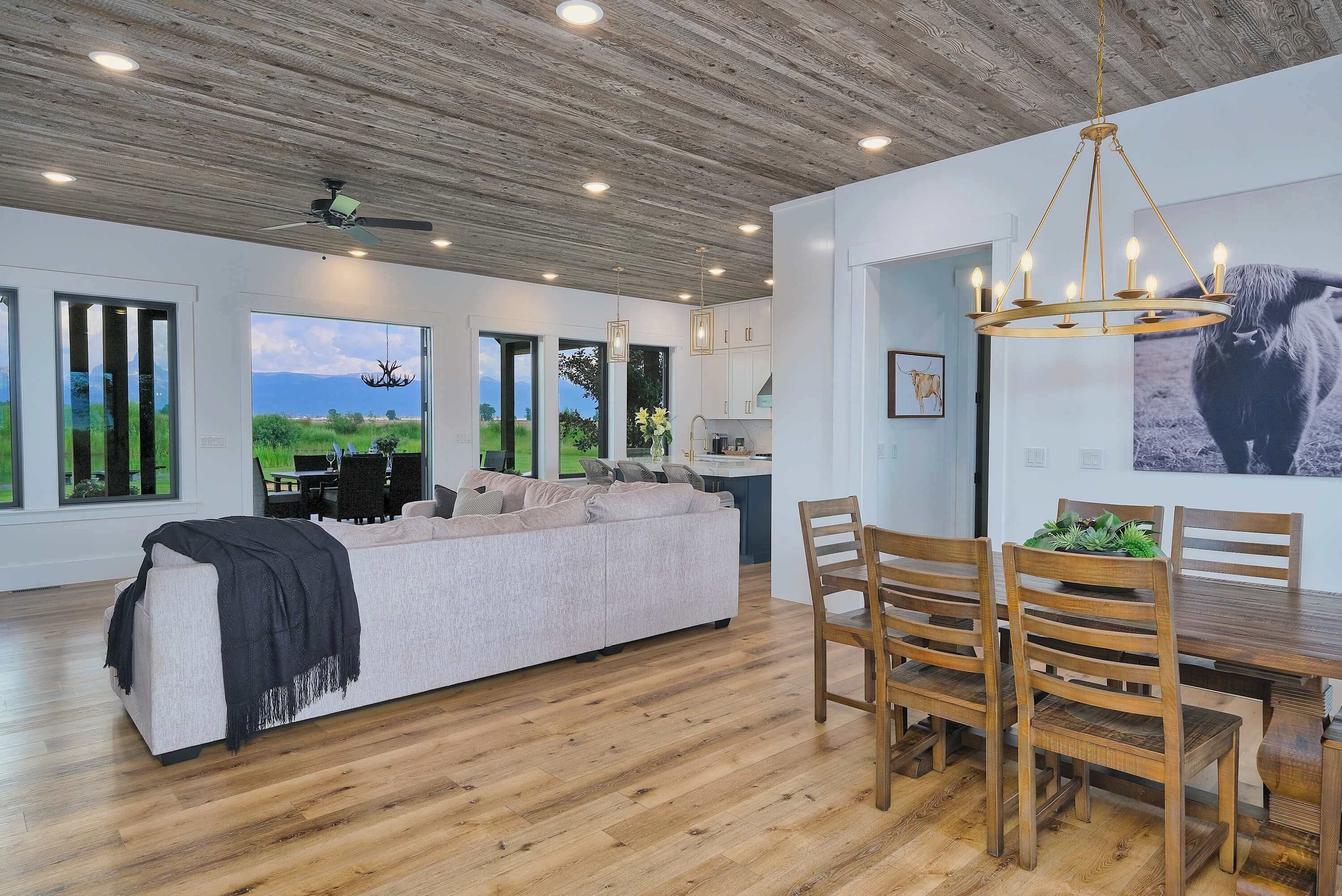 TV, fireplace, stereo, offices