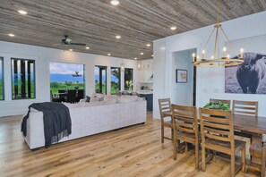 TV, peis, stereoanlegg og kontorer