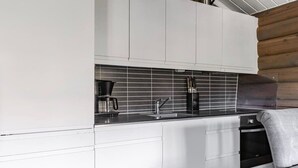 Kaffetrakter/tekoker, kjøleskap, mikrobølgeovn og ovn
