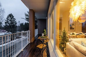 Outdoor dining - Kivikatu Apartment (Rovaniemi)
