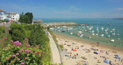 Bay View, New Quay - Two Bedroom Cottage, Sleeps 4