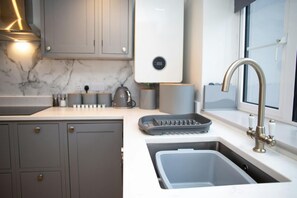 Refrigerador, microondas, lavavajillas, tostadora