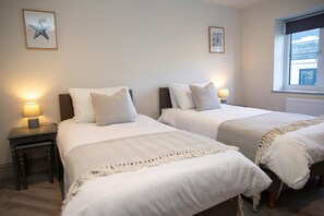 Free WiFi, bed sheets - Dolphin View, New Quay (New Quay)