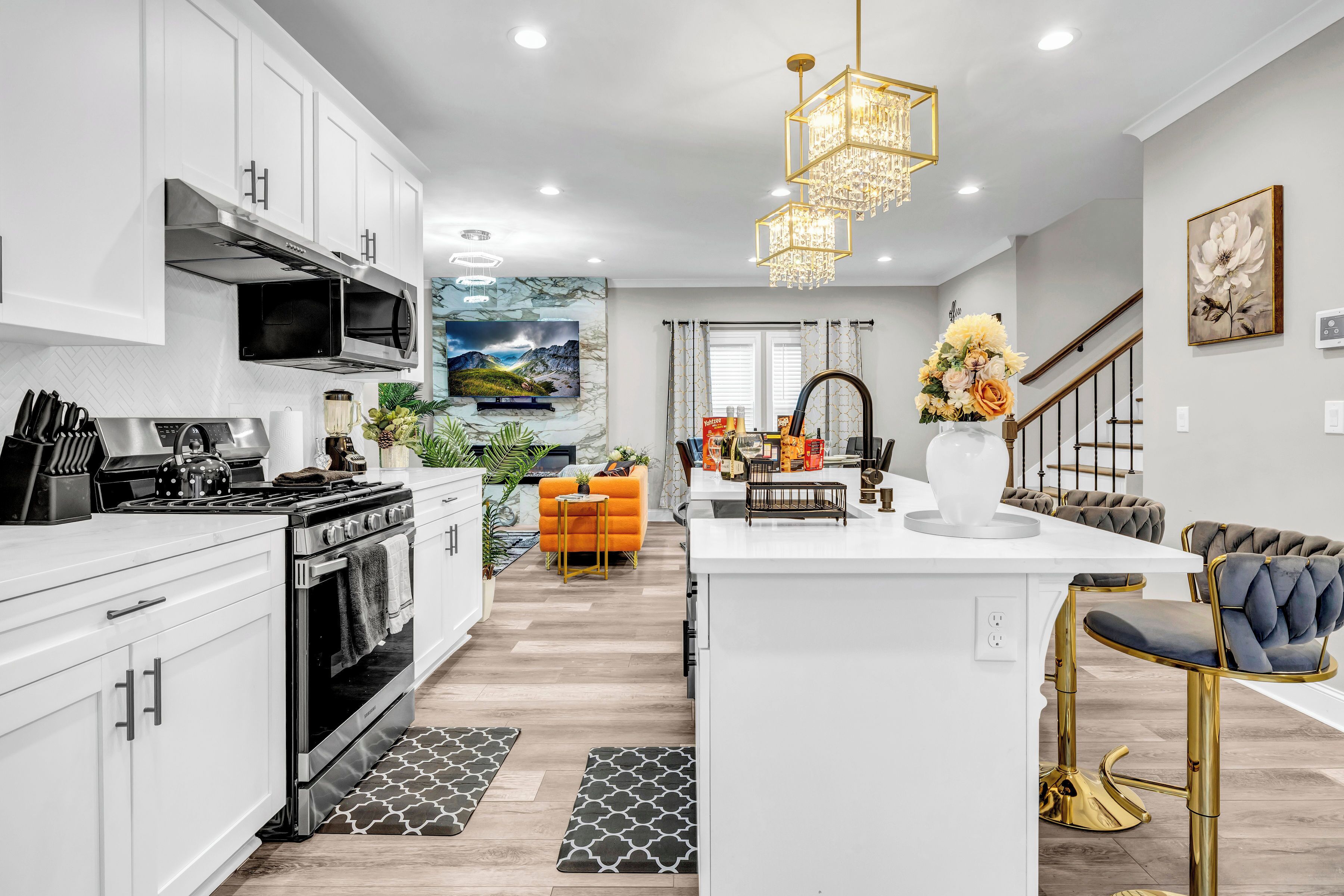 Geladeira, micro-ondas, fogão, cooktop