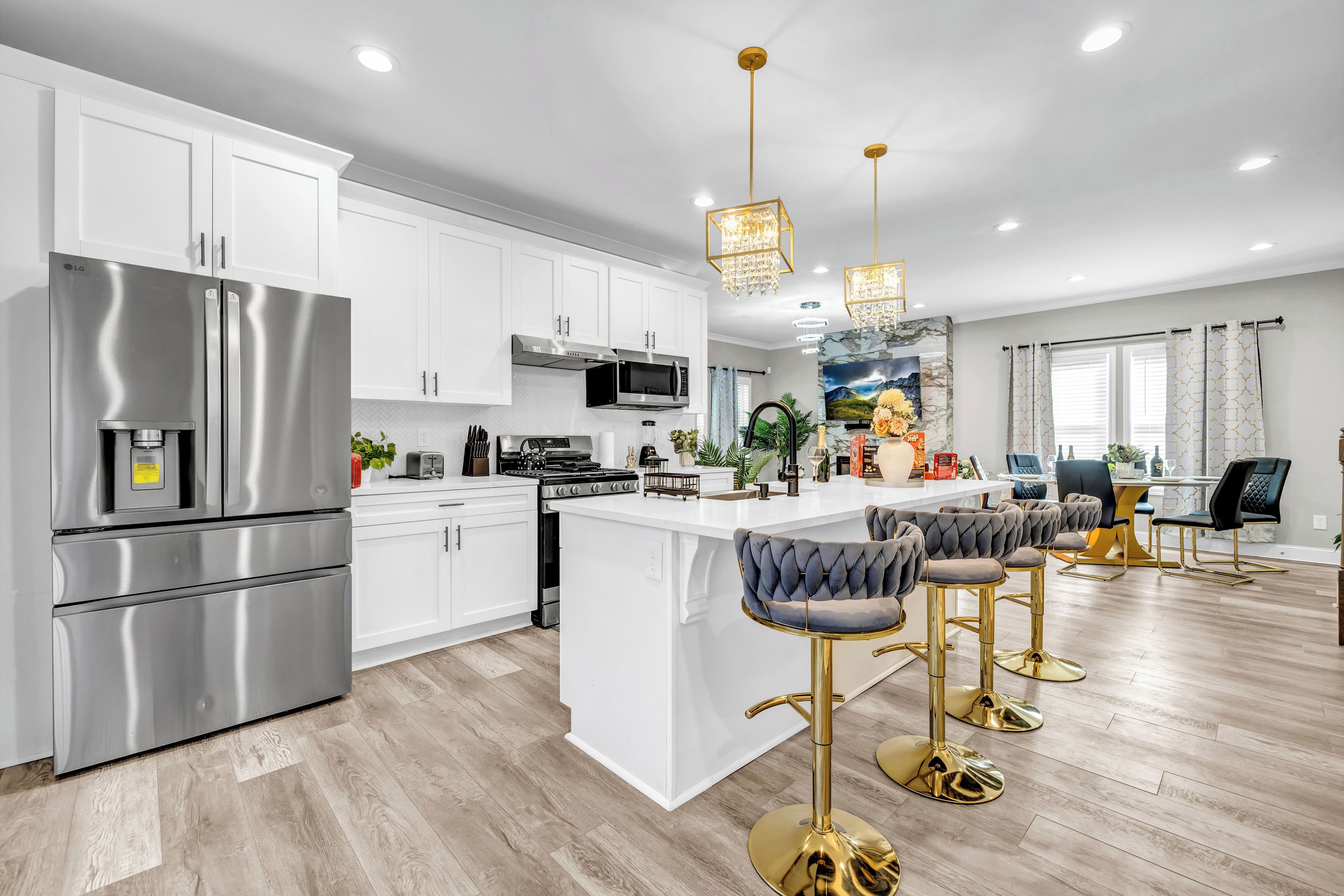 Refrigerador, microondas, horno y parrilla de estufa 