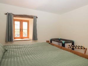 3 bedrooms, individually decorated, individually furnished, free WiFi