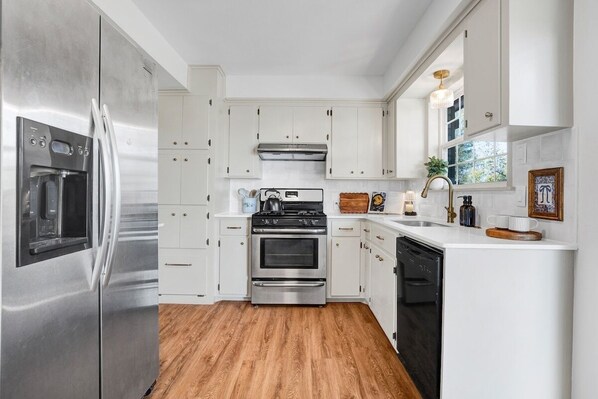 Private kitchen - Haven Hill | NEWLY renovated, Charming & Cozy Home (Van Buren)
