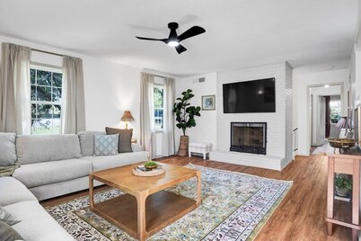 Haven Hill | NEWLY renovated, Charming & Cozy Home